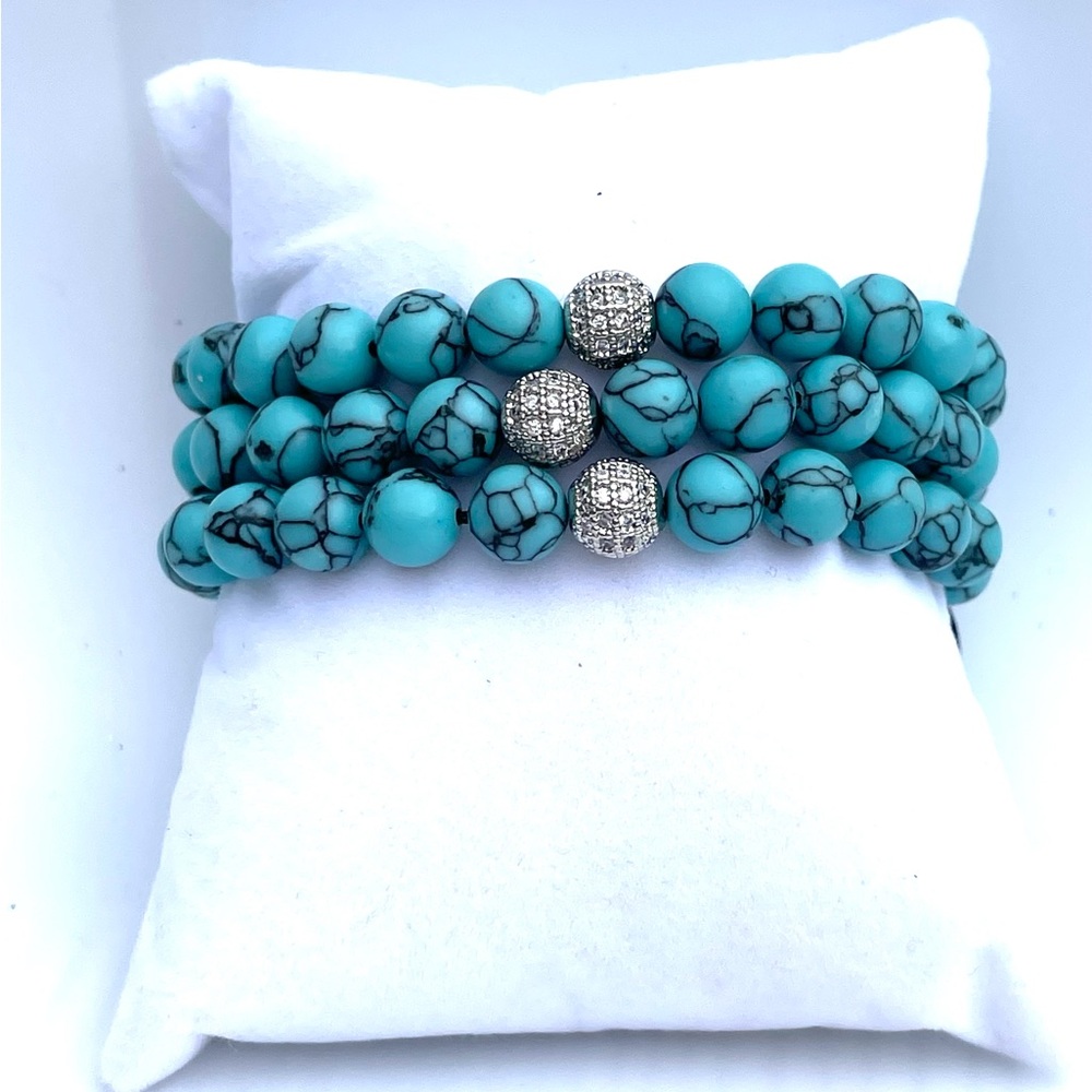 Aura Howlite and‎ Silver Beaded Set Of 3 Bracelets New With Box